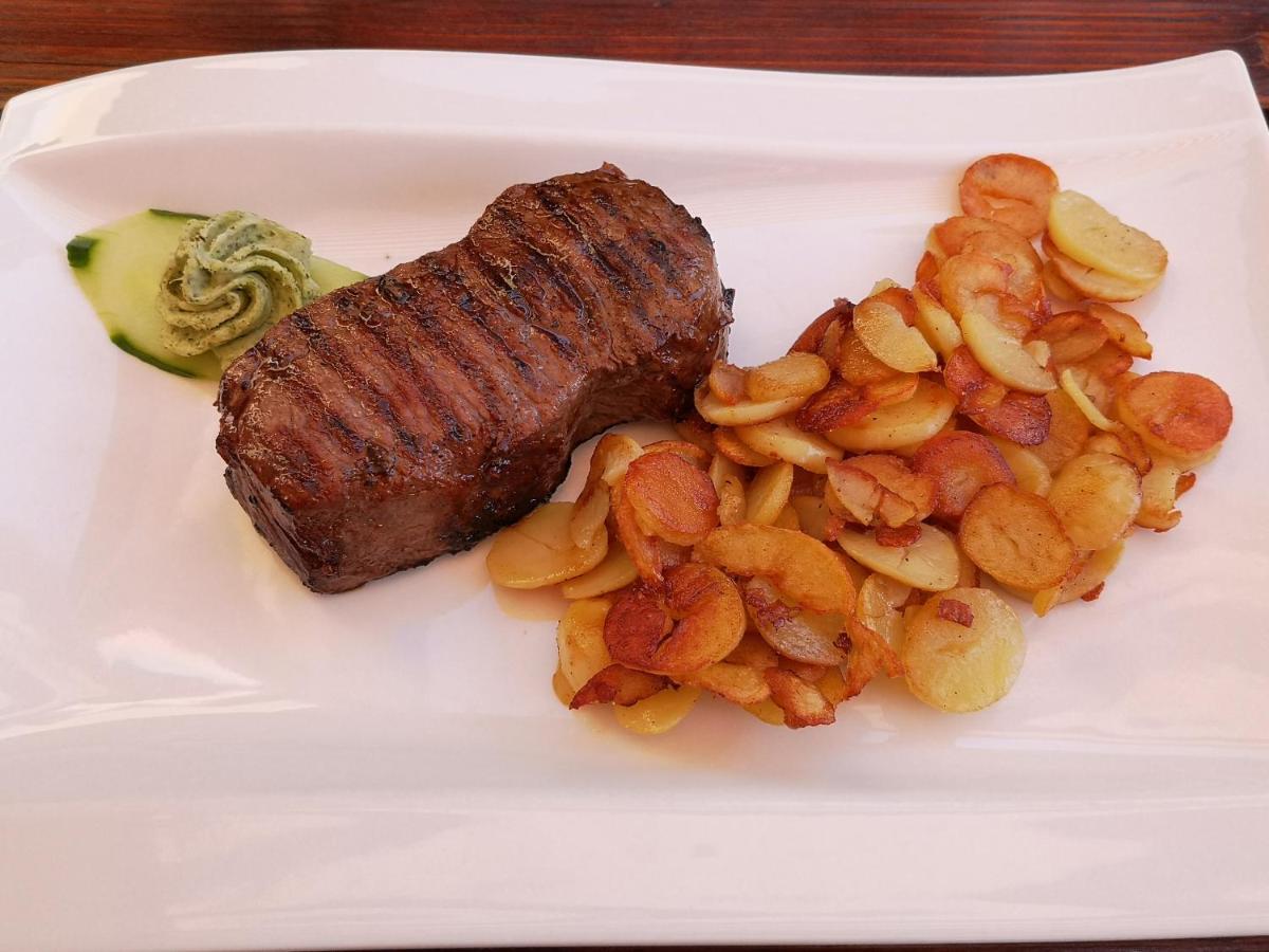 Tuniberg Restaurant Hotel Freiburg im Breisgau Dış mekan fotoğraf