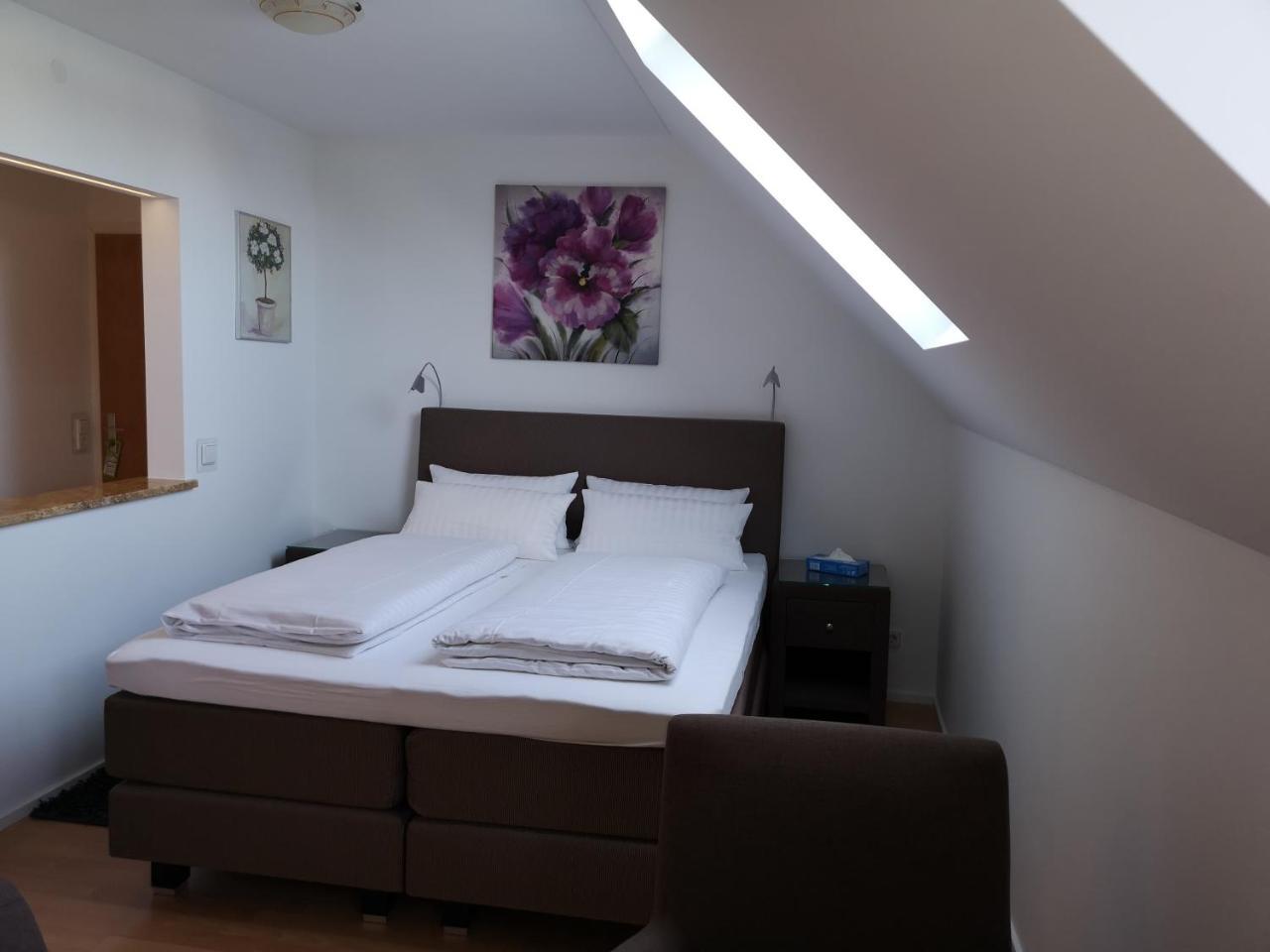 Tuniberg Restaurant Hotel Freiburg im Breisgau Oda fotoğraf